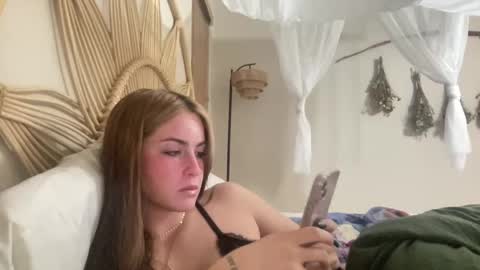 Snapshot of camncaroline chatting on 09/20/25, 03:40 camncaroline online show from 09/20/25, 03:40