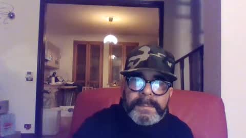 Snapshot of camomilla72 chatting on 02/28/25, 11:01 Cristian online show from 02/28/25, 11:01