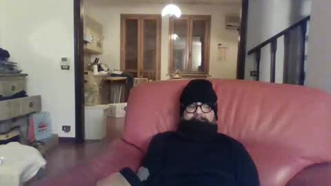 Snapshot of camomilla72 chatting on 03/01/25, 02:04 Cristian online show from 03/01/25, 02:04
