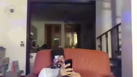 Snapshot of camomilla72 chatting on 09/23/25, 07:33 Cristian online show from 09/23/25, 07:33