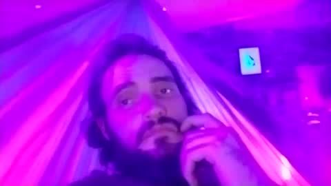 Snapshot of camrox6969 chatting on 01/11/25, 01:22 camrox6969 online show from 01/11/25, 01:22