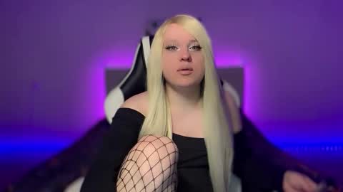 Miley online show from 12/14/25, 09:52