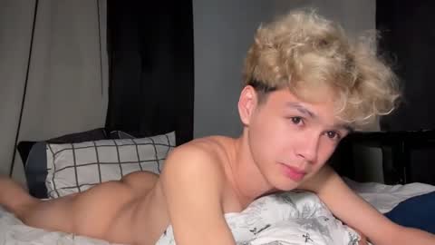 Snapshot of camwithethan chatting on 03/18/26, 02:31 Ethan online show from 03/18/26, 02:31