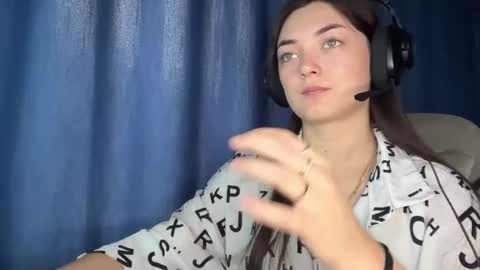 Snapshot of cancychill chatting on 12/15/25, 06:06 Kate online show from 12/15/25, 06:06