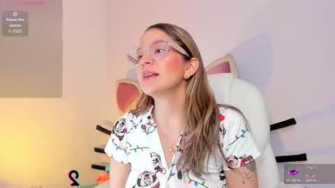 Snapshot of candase_ chatting on 12/03/25, 02:08 Candase online show from 12/03/25, 02:08