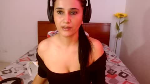 Snapshot of canddysexxx_ chatting on 05/04/26, 06:37 Carolina online show from 05/04/26, 06:37