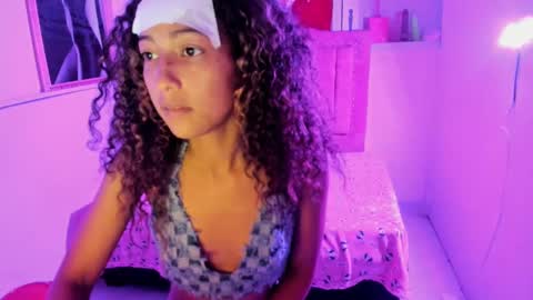 candela_ruiz online show from 09/10/25, 07:14