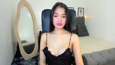 Snapshot of candiceferragamo chatting on 09/21/25, 02:08 candiceferragamo online show from 09/21/25, 02:08