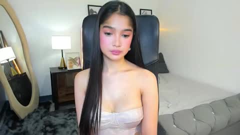 Snapshot of candiceferragamo chatting on 10/18/25, 05:14 candiceferragamo online show from 10/18/25, 05:14