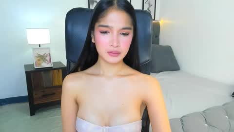 Snapshot of candiceferragamo chatting on 01/14/26, 05:40 candiceferragamo online show from 01/14/26, 05:40