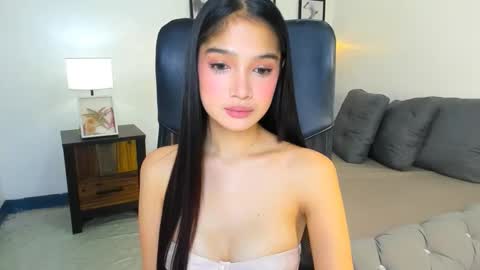 Snapshot of candiceferragamo chatting on 01/17/26, 02:33 candiceferragamo online show from 01/17/26, 02:33