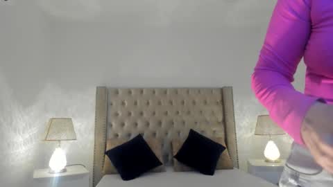 Candie  online show from 12/14/25, 01:49