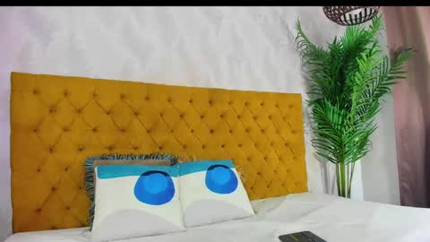 candise online show from 09/12/25, 05:18