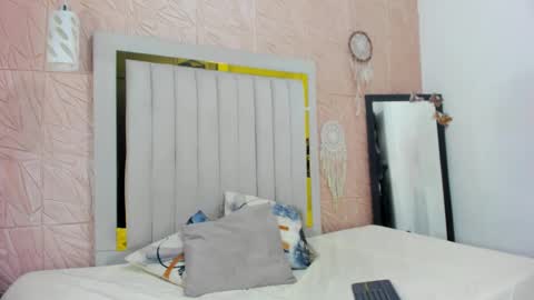 candise online show from 10/01/25, 09:32