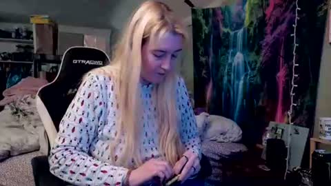 Candi online show from 05/08/26, 12:38