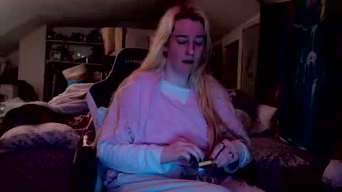 Candi online show from 05/11/26, 12:49