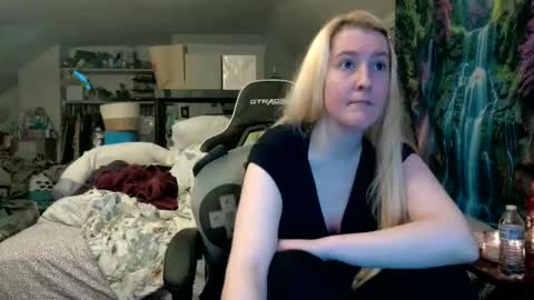 Candi online show from 05/12/26, 12:13