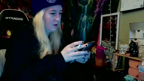 Candi online show from 06/08/26, 04:51
