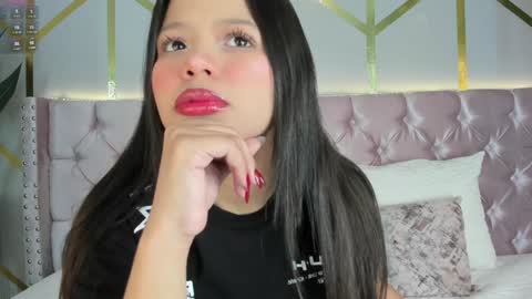 Snapshot of candy_beck chatting on 12/06/24, 03:33 Candy Beck online show from 12/06/24, 03:33