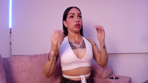 candy_dim online show from 12/17/25, 05:24