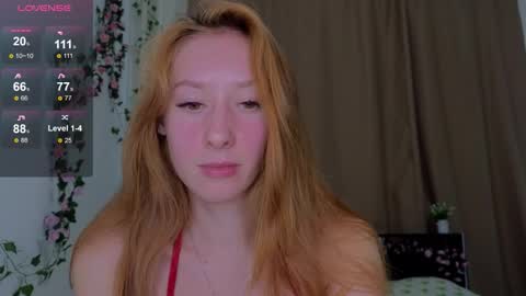 candy_flosse online show from 10/05/25, 10:13