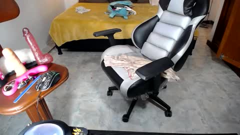 candy online show from 01/08/25, 09:21