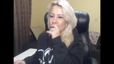 Snapshot of candy_hellenx chatting on 01/13/26, 06:08 candy_hellenx online show from 01/13/26, 06:08