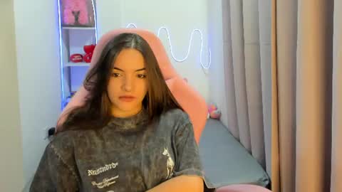 candy_kitty7343 online show from 06/12/26, 03:05