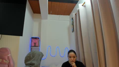 candy_kitty7343 online show from 06/18/26, 05:19