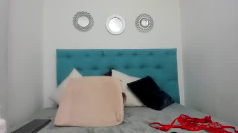 liss sophia online show from 10/26/25, 12:05