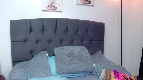 Candy online show from 09/19/25, 09:37