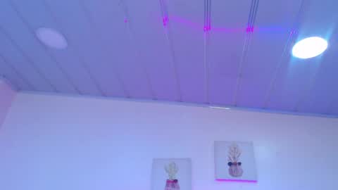 Snapshot of candy_lux_ chatting on 04/29/26, 01:59 Candy online show from 04/29/26, 01:59