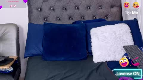 YECENIA - online show from 05/09/26, 05:45