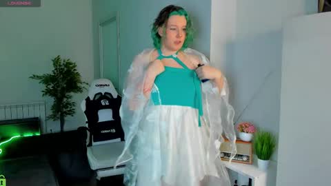 Mary online show from 02/05/26, 01:43