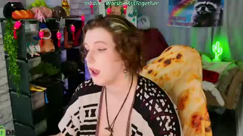 Snapshot of candy_yeahh chatting on 07/14/26, 02:05 Mary online show from 07/14/26, 02:05