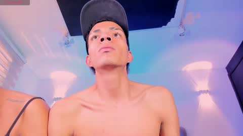 Snapshot of candyandmarilyn chatting on 11/21/25, 10:30 and MarilynHot online show from 11/21/25, 10:30