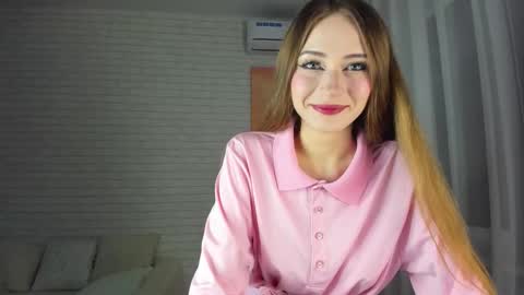 Snapshot of candyboofairy chatting on 09/23/25, 07:06 Violetta online show from 09/23/25, 07:06