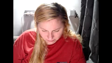 Snapshot of candycream74 chatting on 02/08/25, 07:27 Laura online show from 02/08/25, 07:27