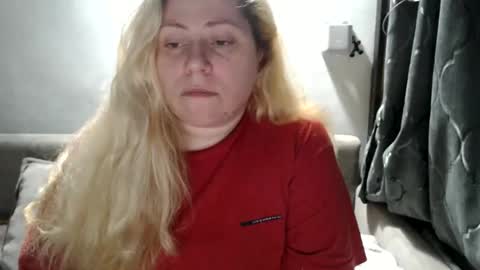 Snapshot of candycream74 chatting on 02/09/25, 06:26 Laura online show from 02/09/25, 06:26