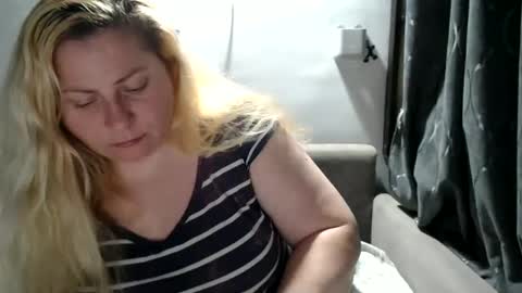 Snapshot of candycream74 chatting on 02/13/25, 10:43 Laura online show from 02/13/25, 10:43