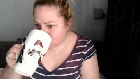 Snapshot of candycream74 chatting on 02/14/25, 10:17 Laura online show from 02/14/25, 10:17