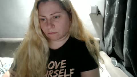 Snapshot of candycream74 chatting on 02/16/25, 09:38 Laura online show from 02/16/25, 09:38