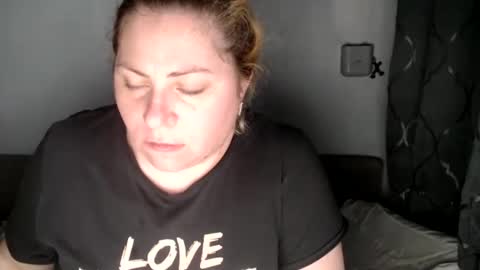 Snapshot of candycream74 chatting on 02/19/25, 05:38 Laura online show from 02/19/25, 05:38