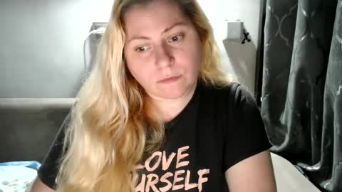 Snapshot of candycream74 chatting on 02/20/25, 07:30 Laura online show from 02/20/25, 07:30