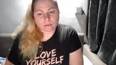 Snapshot of candycream74 chatting on 02/20/25, 10:59 Laura online show from 02/20/25, 10:59