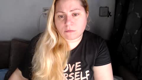 Snapshot of candycream74 chatting on 02/21/25, 09:56 Laura online show from 02/21/25, 09:56