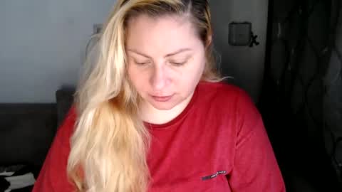 Snapshot of candycream74 chatting on 02/26/25, 02:03 Laura online show from 02/26/25, 02:03