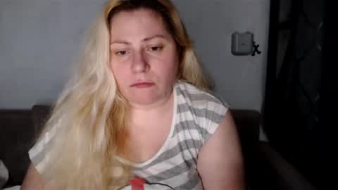 Snapshot of candycream74 chatting on 03/02/25, 07:45 Laura online show from 03/02/25, 07:45