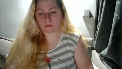 Snapshot of candycream74 chatting on 03/05/25, 06:45 Laura online show from 03/05/25, 06:45