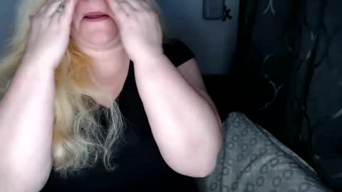 Snapshot of candycream74 chatting on 03/09/25, 11:58 Laura online show from 03/09/25, 11:58